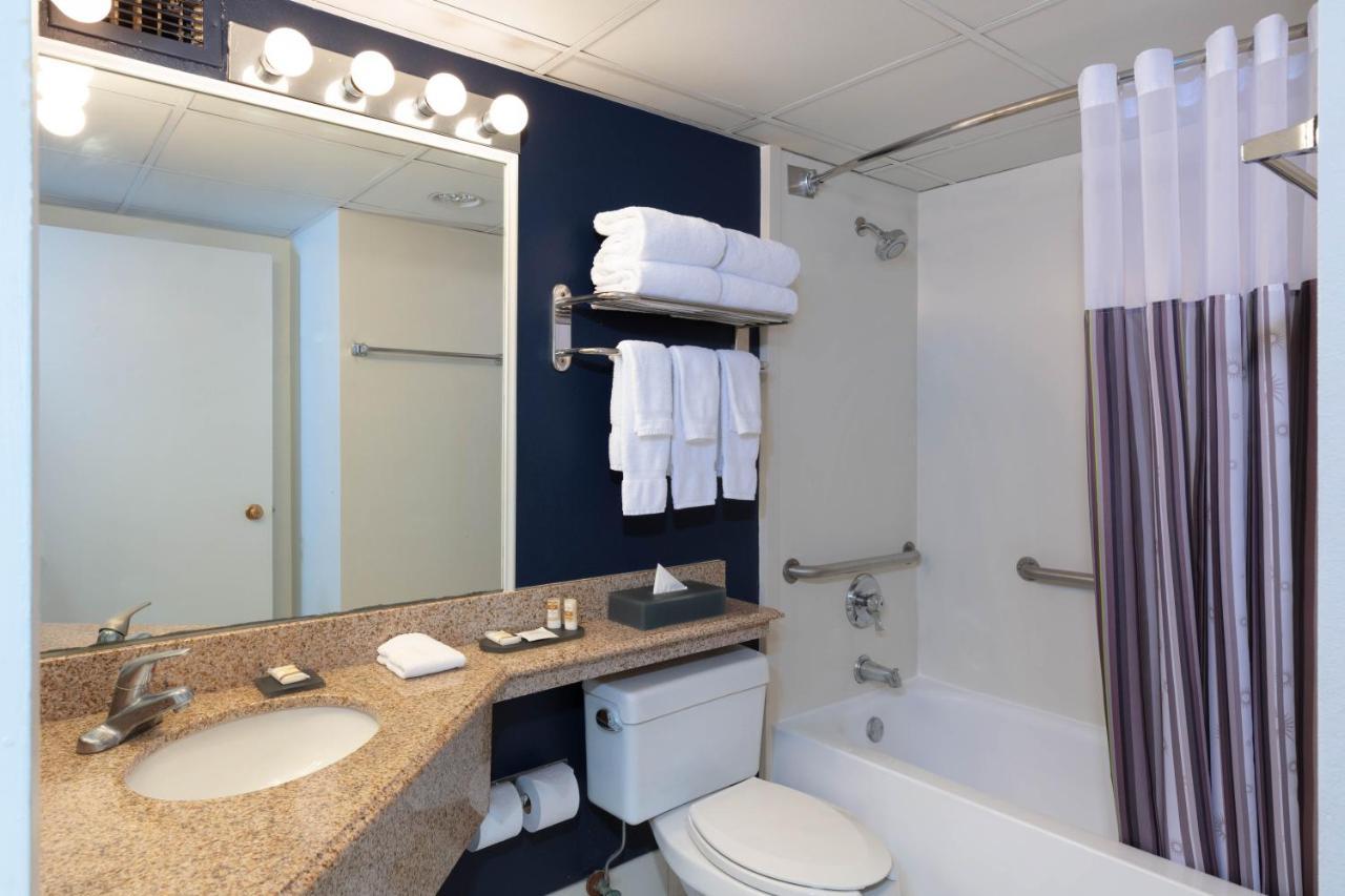 Hotel La Quinta By Wyndham Secaucus Meadowlands Exterior foto
